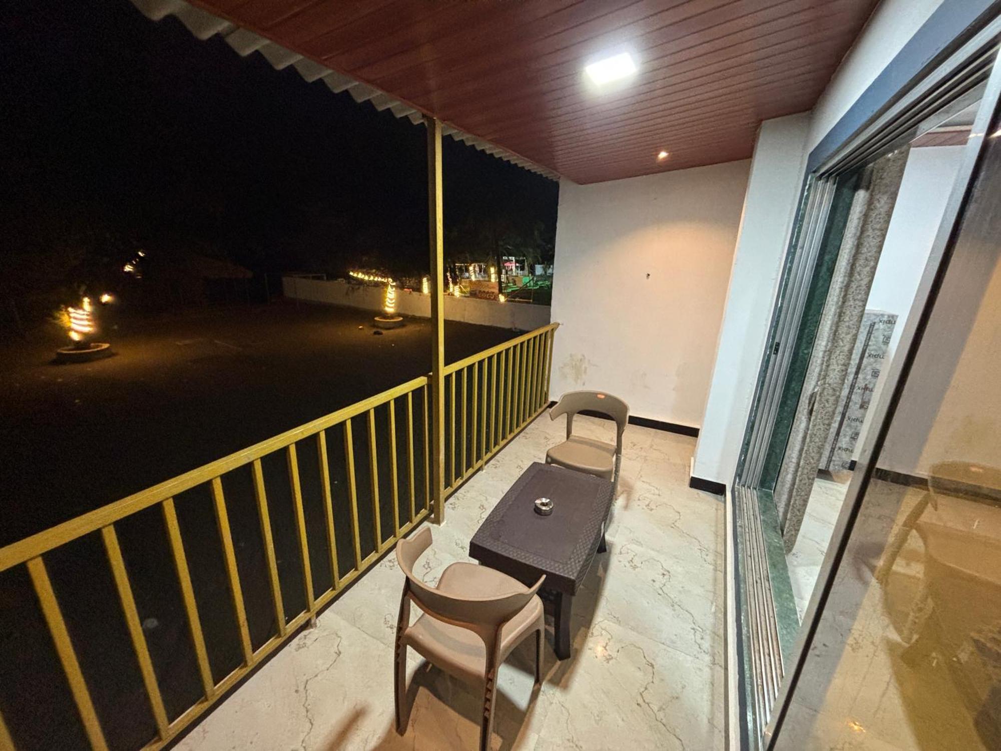 Sea Royal Rooms And Cafe Virar Exterior photo